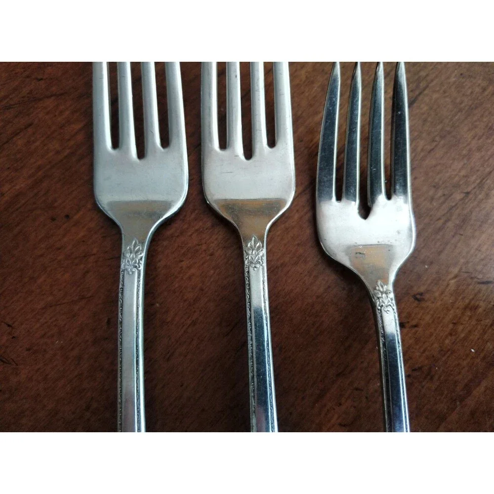 1847 Rogers Bro International Adoration Silverplate 2 Dinner 1 Salad Forks